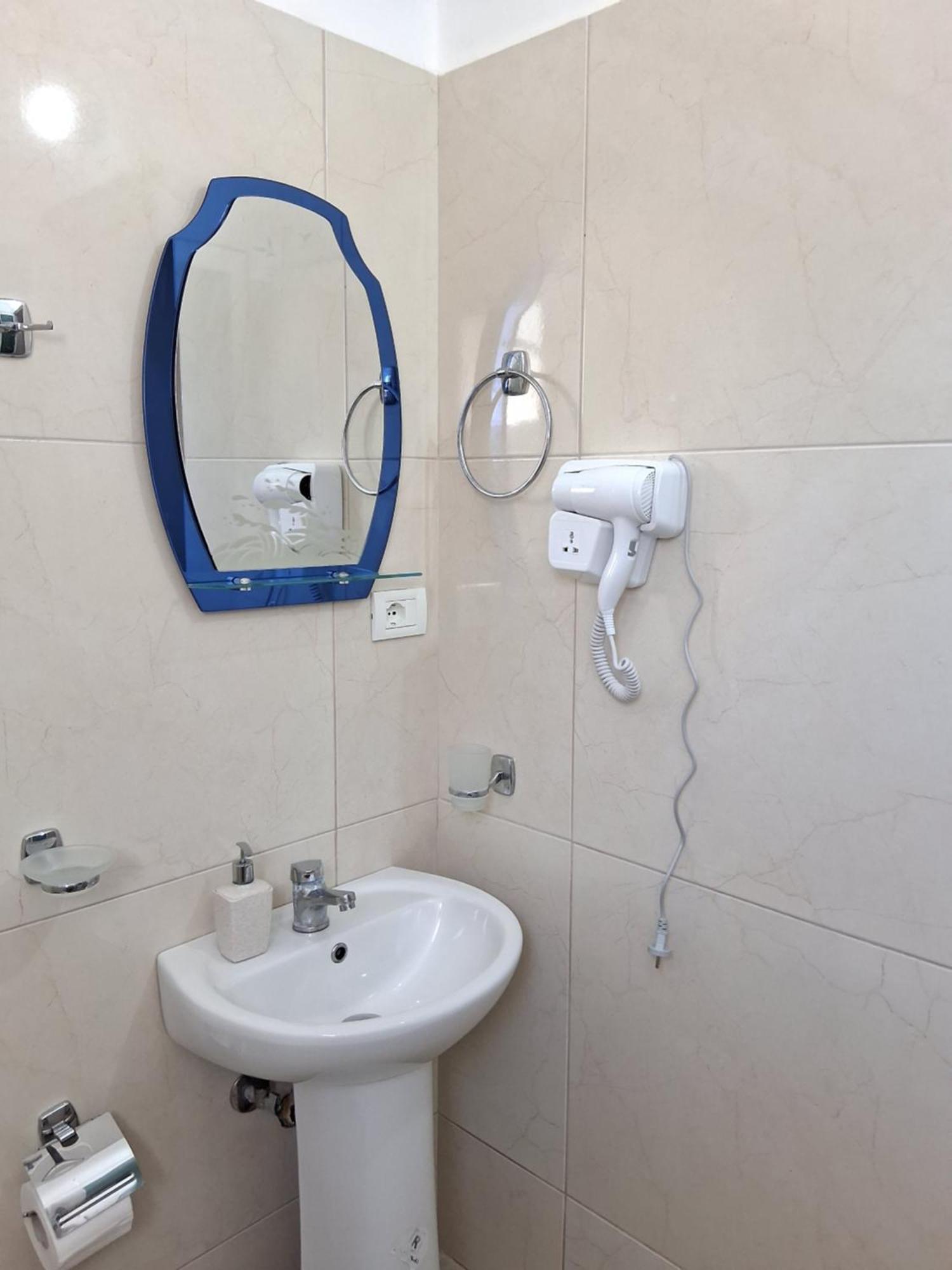 Rooms With View Himare Quarto foto