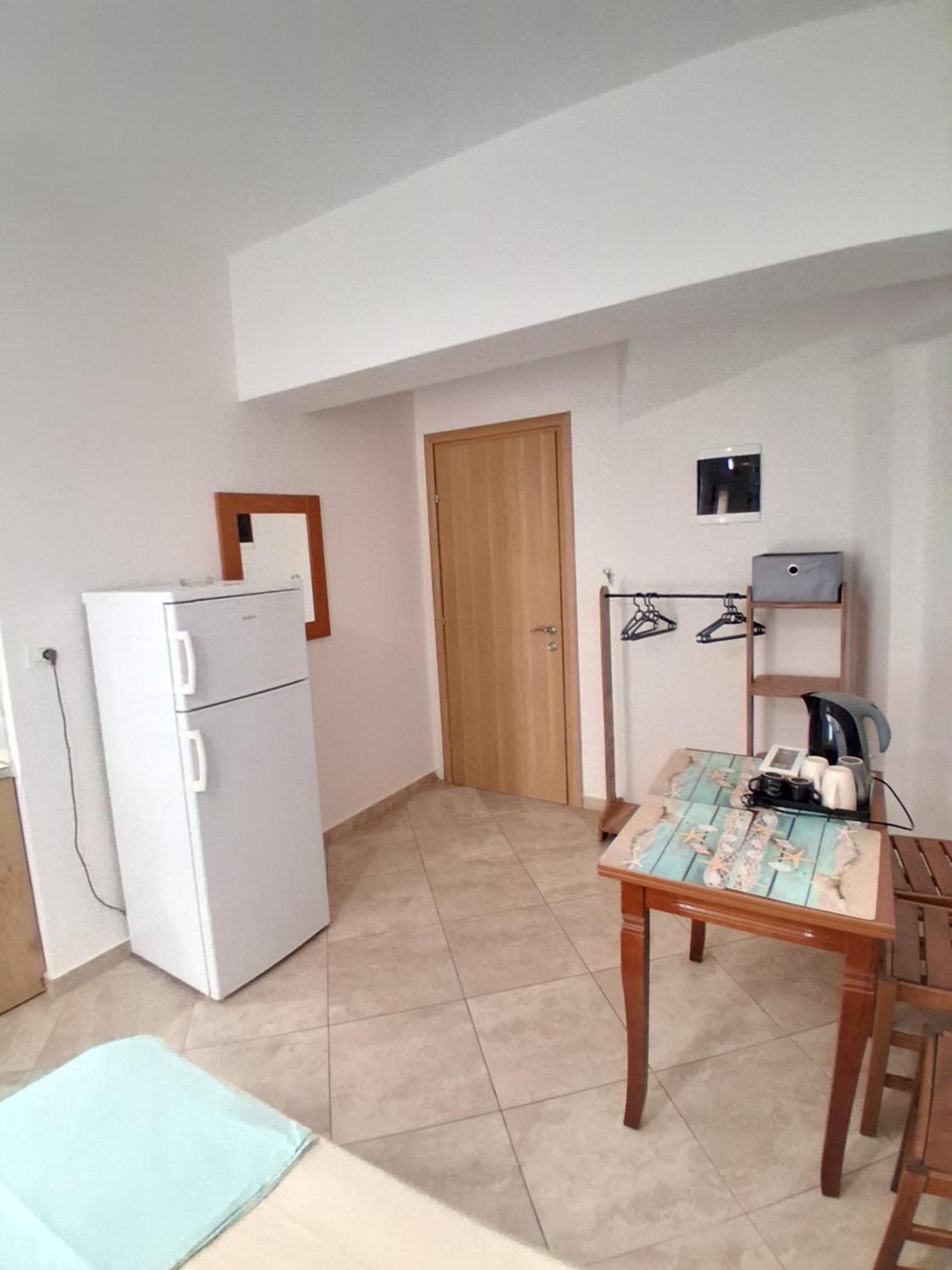 Rooms With View Himare Quarto foto