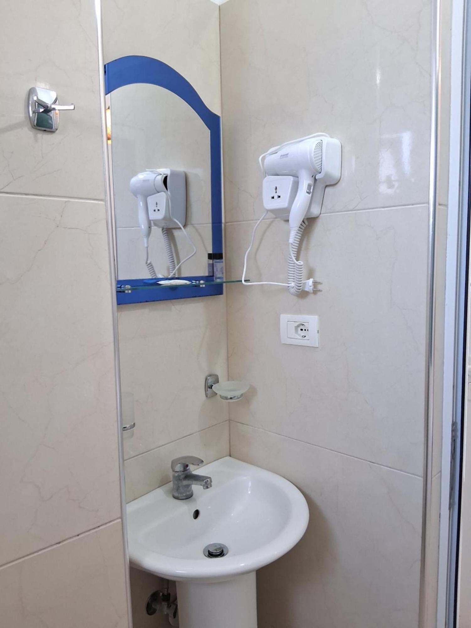 Rooms With View Himare Quarto foto